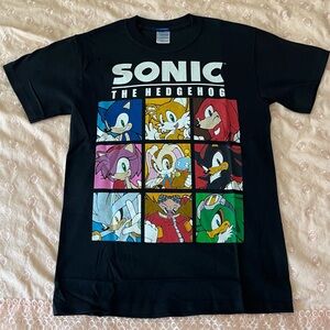 Sonic the Hedgehog t-shirt, size L available